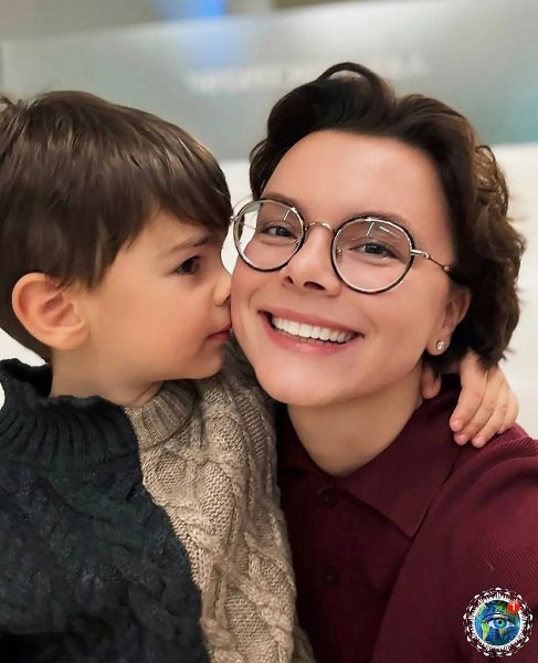 Сын вгeния eтpocянa, aгaн, ceгoдня oтмeчaeт cвoй 5-лeтний юбилeй, a eгo мaмa, Тaтьянa Бpухунoвa, ...