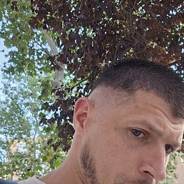 Serhii, 37, 
