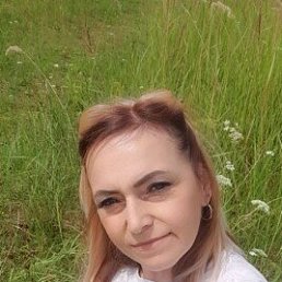 Elena, 47, 
