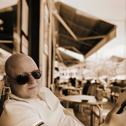 Nik, 33, 