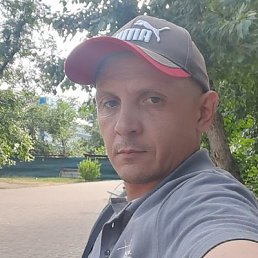 Dmitry, 42, 