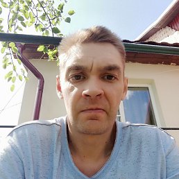 Alexey, 46, 
