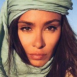 ������, ����, 33 ����