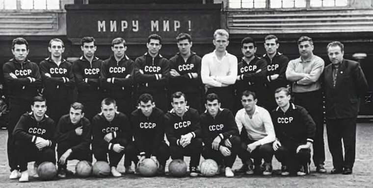 Олимпийская сборная СССР (сборная клубов "Динамо") на тренировочном сборе перед поездкой в ...