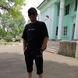 Nikolai, 35, 