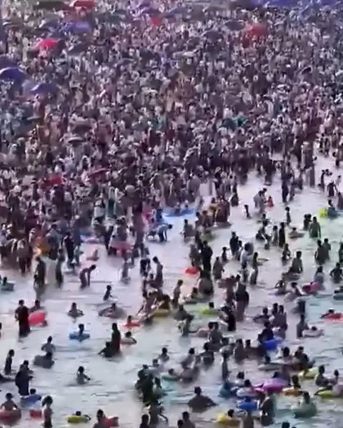 Ничего необычного. Обычный выходной на пляже в Китае. И теперь даже не скажешь, что курорты ... - 2