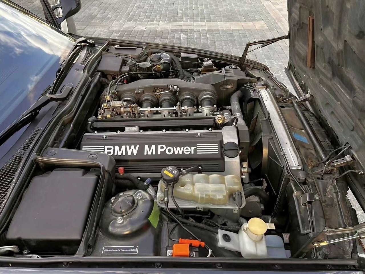 #BMW #M5 (#E34) - 8