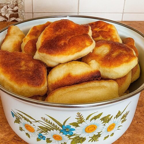 ПИРОЖКИ "ВКУСНОТИЩА БЕЗ ХЛОПОТ". ИНГРЕДИЕНТЫ: Тёплая вода — 1 стакан Прессованные дрожжи — ...
