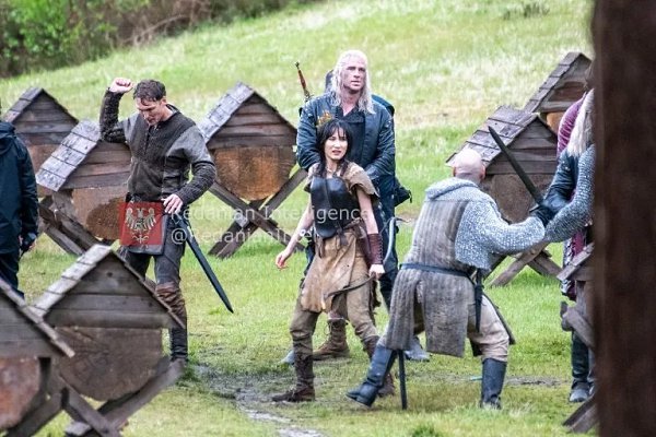 В сети появились ещё несколько новых кадров со сьёмок 5-того сезона сериала