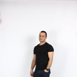 Avgustin, 33, --