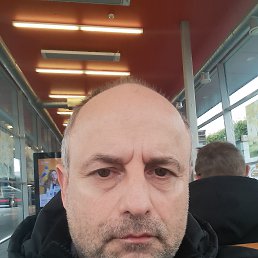 Vladimir, 49, 