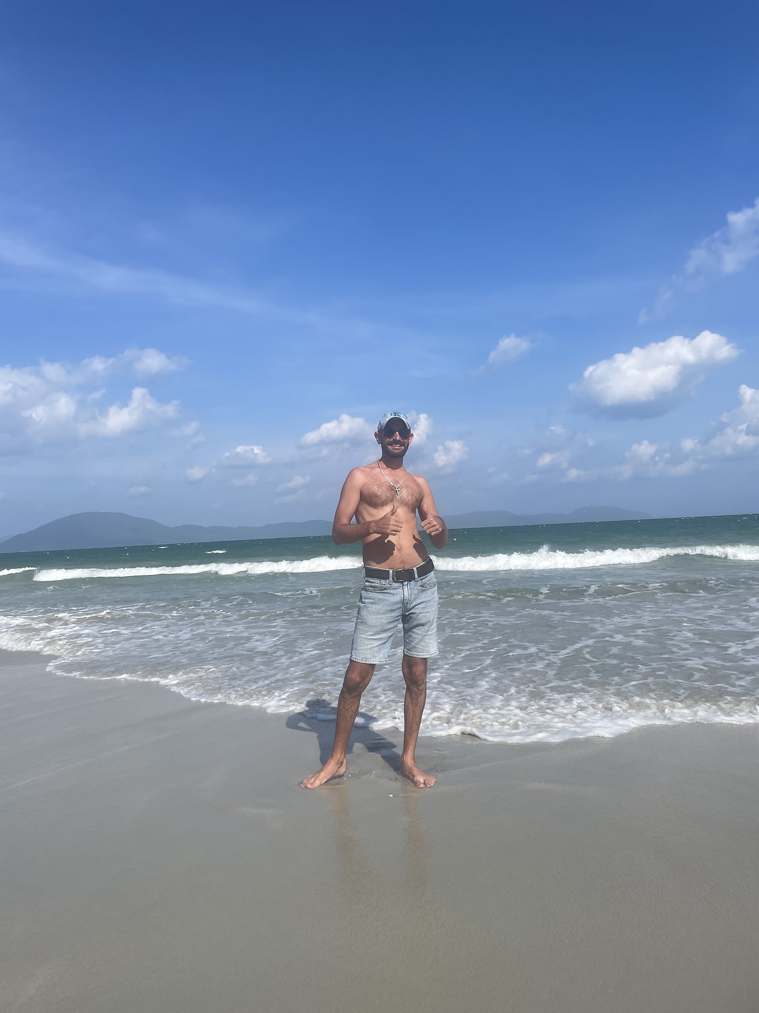     :joy::joy::palm_tree::palm_tree::cactus::surfing_man: