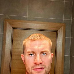 Artem, 37, 