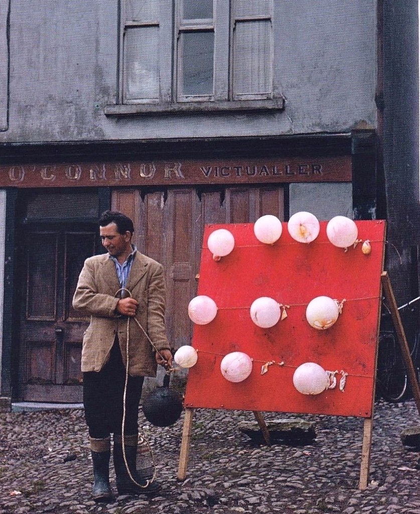 a  1954- . - 3