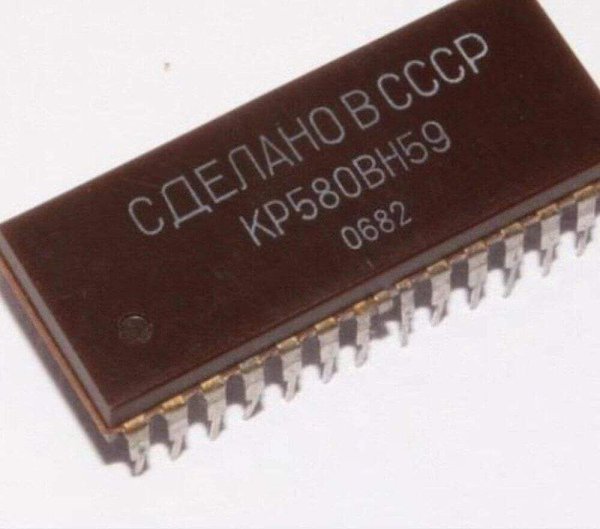 25 декабря 1965 года на воронежском заводе №111 была разработана первая в СССР микросхема. ...