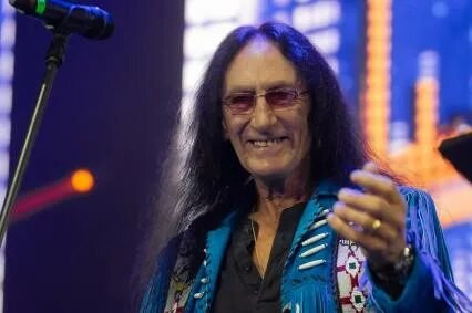 4  -     - ,, , . "Urian Heep ...