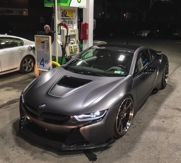  ! BMW i8