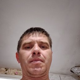 Aleksandr, 33 , 