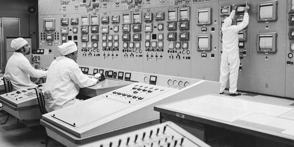 19 июля 1972 года газета "Правда" сообщила об энергетическом пуске первой в мире атомной ...