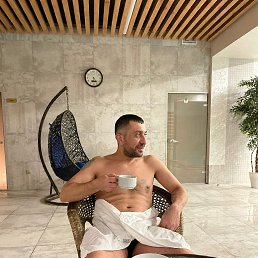 �����, 42 ����, ���������