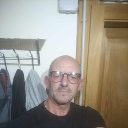 Loo hoo, 41, 