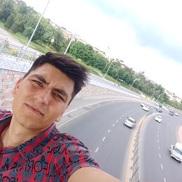 Alex, 22, 