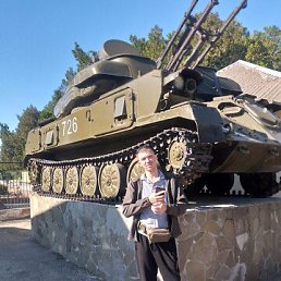 Alex, 32, 