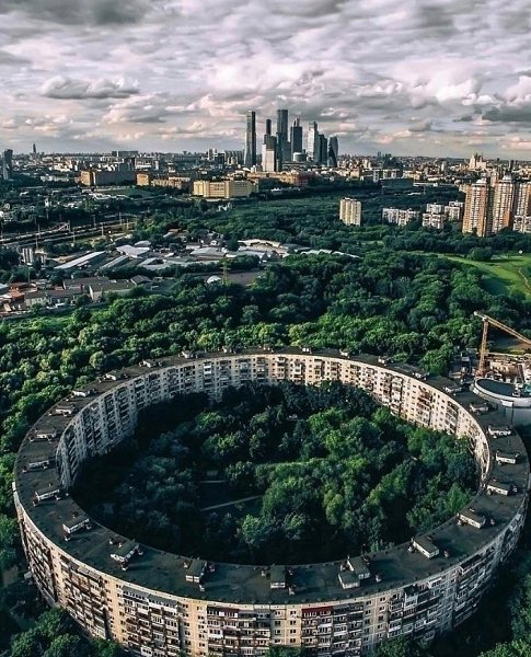 В брежневскую эпоху московские архитекторы совершили необычный эксперимент, создав жилые ... - 3