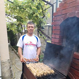 Andrei, 40, 