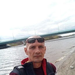 Vegas, 42, 