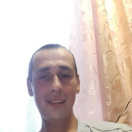 Mirrox, 40, 