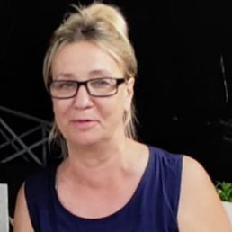 Ola, 56, 