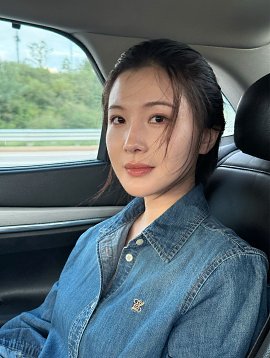 Lily, 35 ���, �������