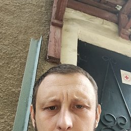 Slavik, 33, 