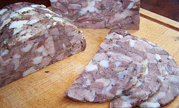 ЗЕЛЬЦ. ИНГРЕДИЕНТЫ: 1 свиная рулька 3 куриные грудки лавровый лист 2 головки чеснока орегано соль ...