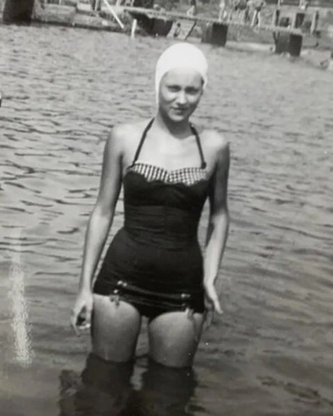 У Шэрон Стоун умерла мама.67-летняя актриса сообщила о семейном горе - минувшей ночью в возрасте 92 ... - 3