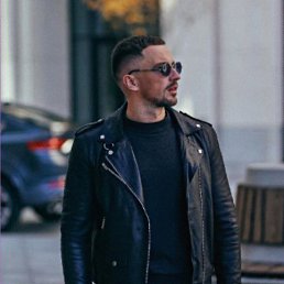 Oleg, 32, 