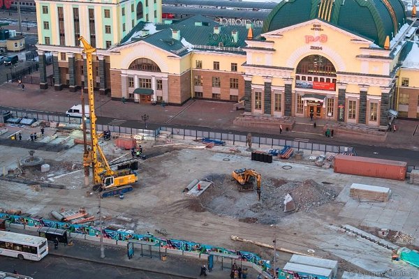 Строительство метро на привокзальной площади. Так выглядит территория у вокзала — работы идут полным ...