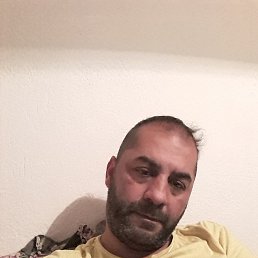 Giorgios, 38, 