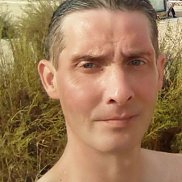 Den, 40 , 