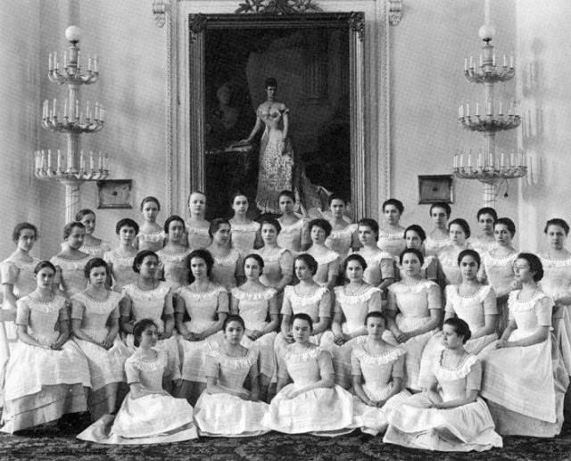       1917 .