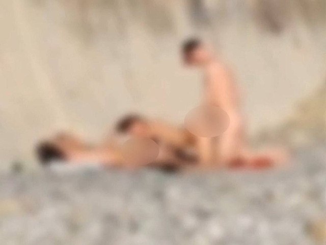 B Co   .      ,    ...