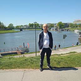 Jisho, 41, 
