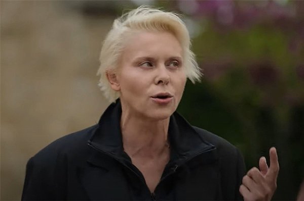 Актриса Яна Троянова* поделилась своим мнением о России Актриса Яна Троянова* в недавнем интервью ... - 2