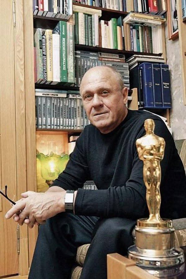 Ему сказали: «Не снимай эту ерунду». А он снял и стал легендой.К моменту, когда Владимиру Меньшову ...