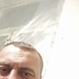 Pavel, 45, 