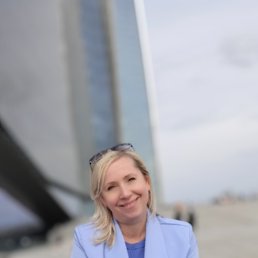 LARISA, 51, -