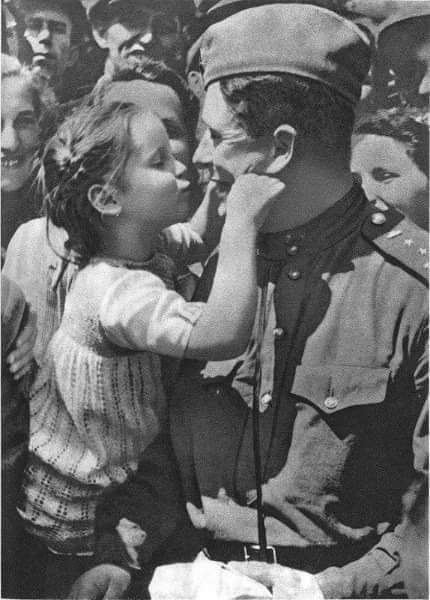5 мая 1945 года началась Пражская наступательная операция Красной Армии.Пражская операция – ... - 3