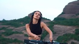 :)  .   !  -  (KalashnikoFF Remix; video-SL Music)