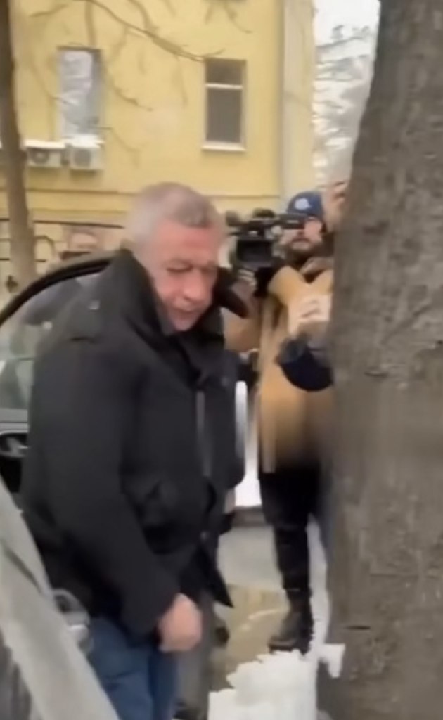 Кино, раскаяние и миллионы: Ефремов снова в кадре — за 2,5 млн в день.Михаил Ефремов, некогда на ...